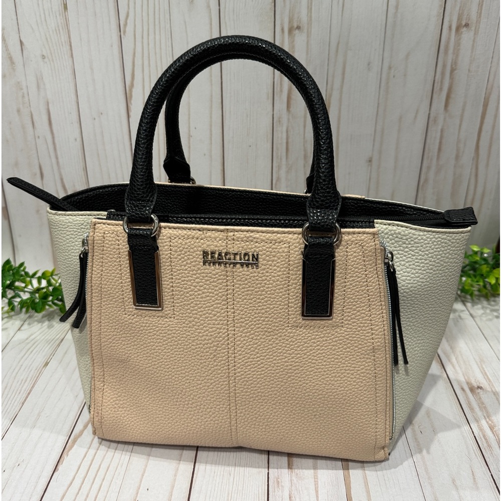 Kenneth Cole Reaction Freebird Sachel